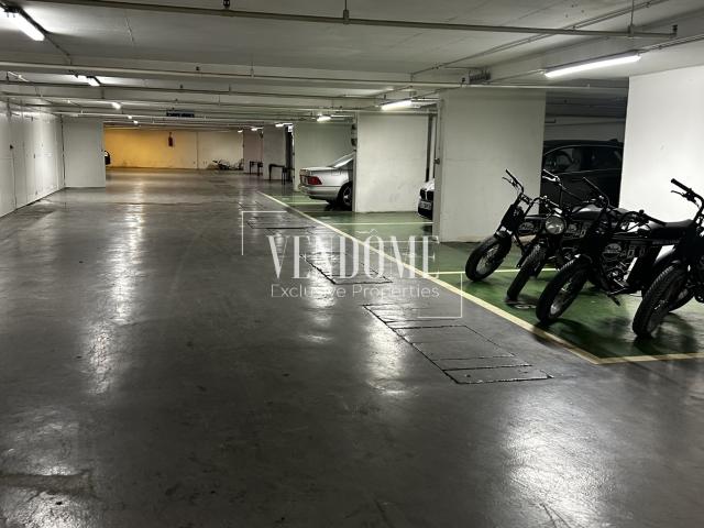 Garage vente à Paris, Île-de-France