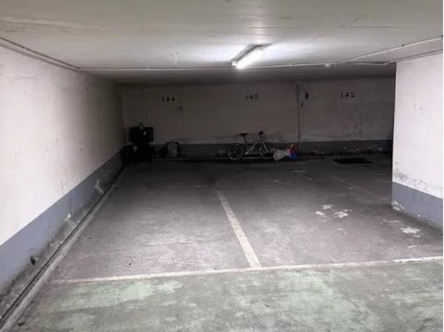 Garage vente à Paris, Île-de-France