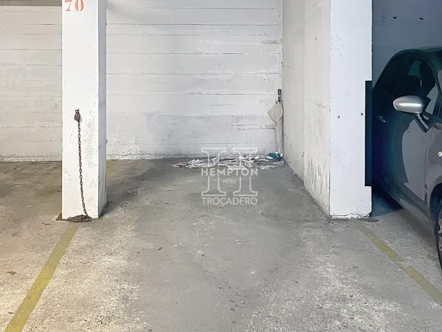 Garage vente à Paris, Île-de-France