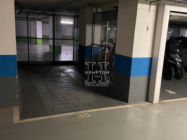 Garage vente à Paris, Île-de-France