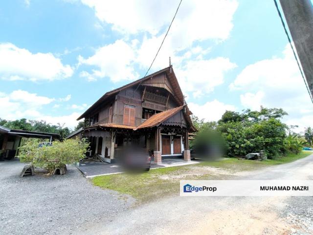 House for sale in Kampung Parit Karjo, Batu Pahat