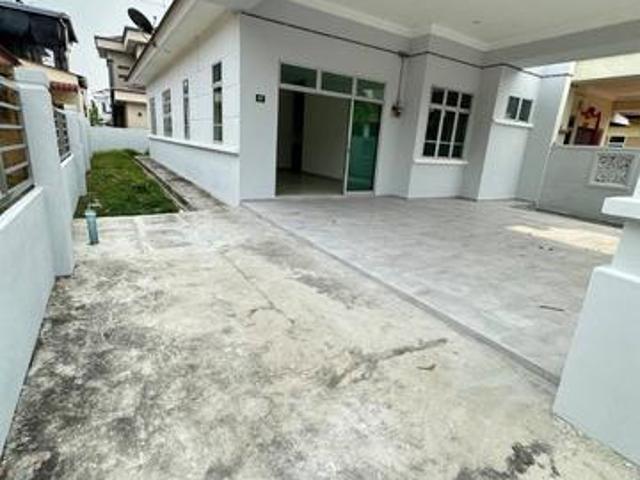 Residential House for sale in Batu Pahat, Johor