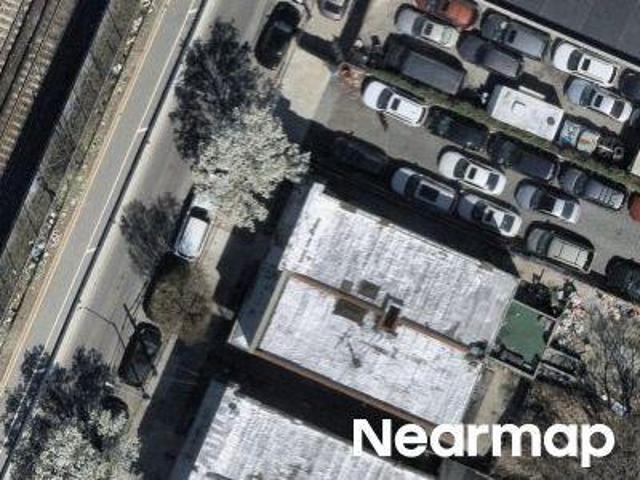 House for sale in The Bronx, Arverne
