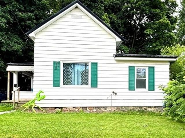 House for sale in Yale