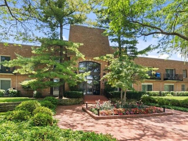 Condo for sale in Highland Park