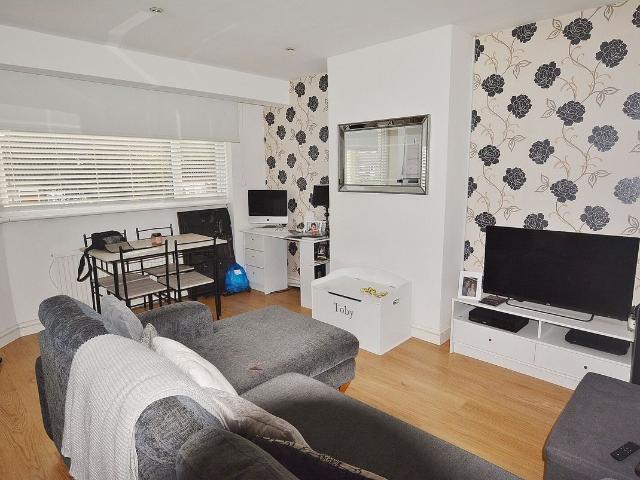Apartment for rent in Otterspool, Bushey