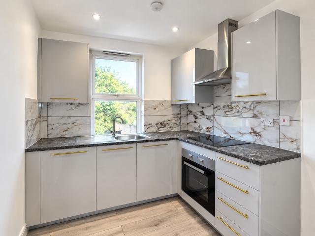 Room for rent in Thorpe Lea, Runnymede