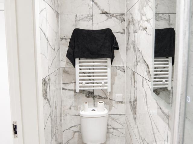 Room for rent in Pooley Green, Row Town