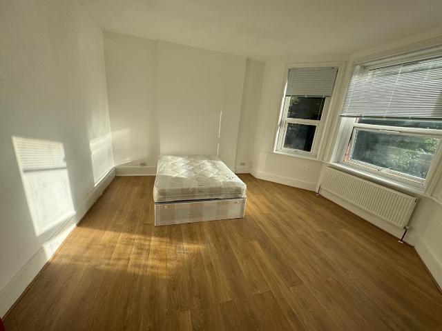 Apartment for rent in Dollis Hill, Greater London
