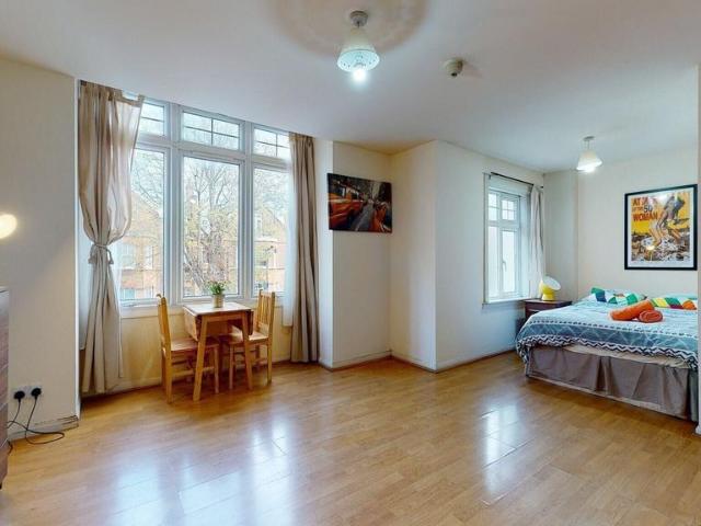 Apartment for rent in Dollis Hill, Greater London