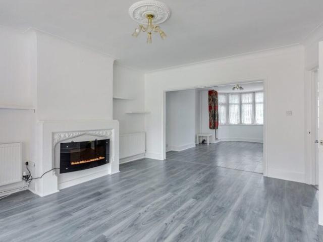 Room for rent in Dudden Hill, Greater London