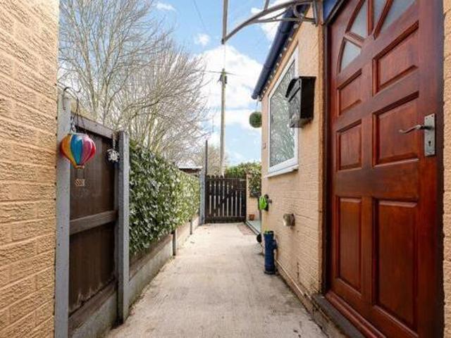 House for sale in Roby Mill, Lancashire