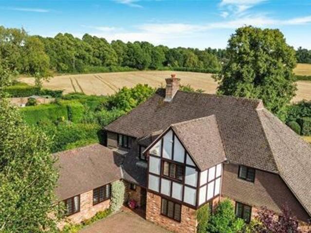 House for sale in Hatching Green, Five Acres