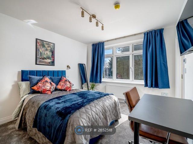 Room for rent in London Borough of Hounslow, Isle Of Man