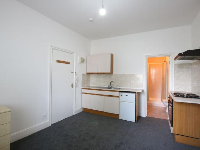 Studio for rent in Mapesbury, Greater London