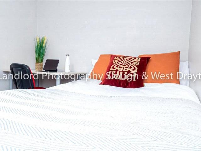Room for rent in Westborough