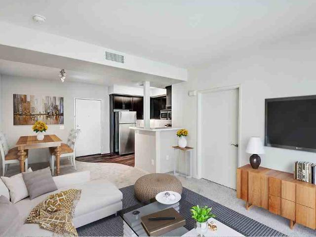 Apartment for rent in Canoga Park, California