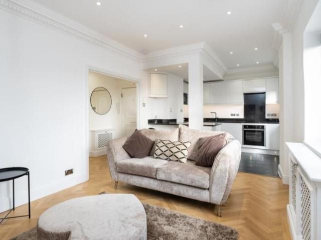 Apartment for rent in East Marylebone, Greater London