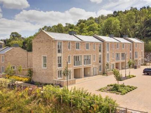 House for sale in Froggatt, East Midlands