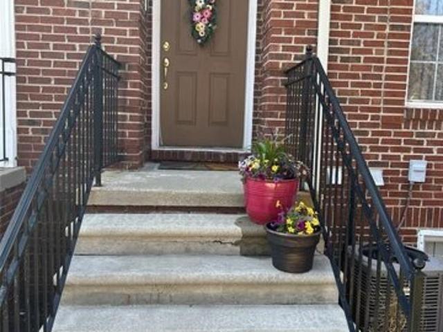 Condo for sale in Sterling Heights, Michigan