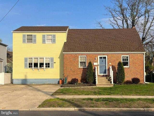 House for sale in Bellmawr