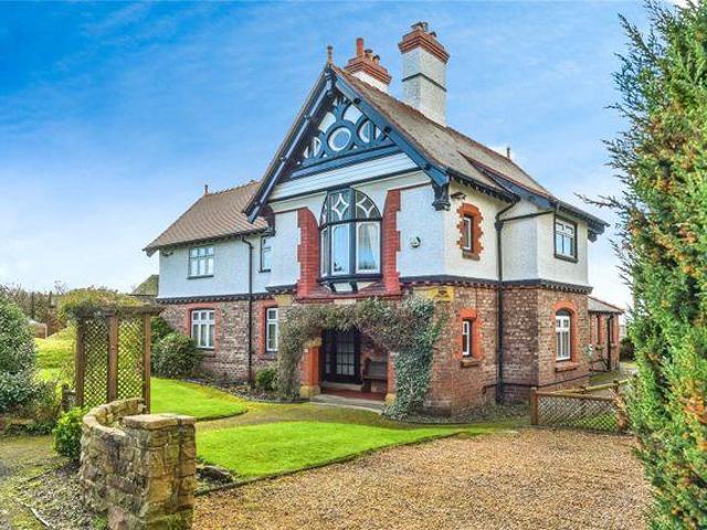 House for sale in Great Crosby