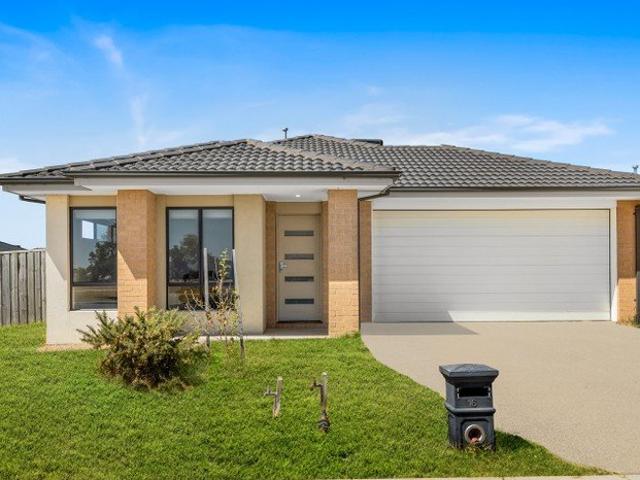 House for rent in Armstrong Creek Central, Geelong
