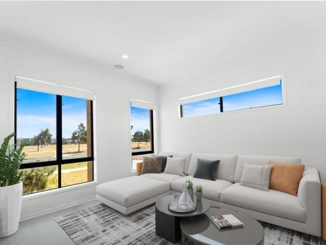 House for rent in Armstrong Creek Central, Geelong