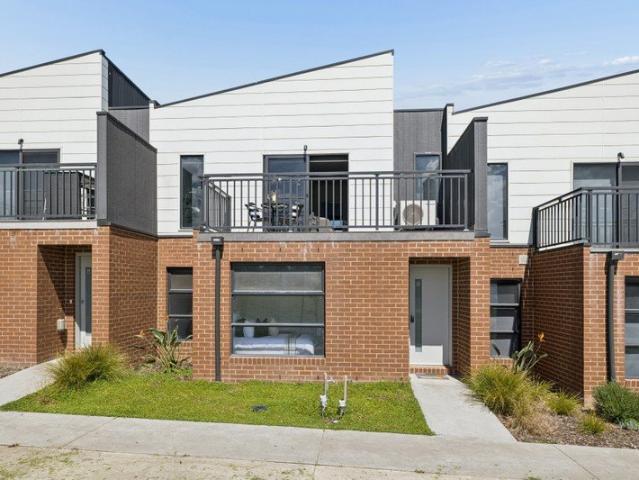 House for sale in Edgebrook, Melbourne