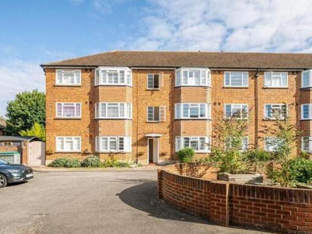 House for sale in Kingston Upon Thames, Greater London