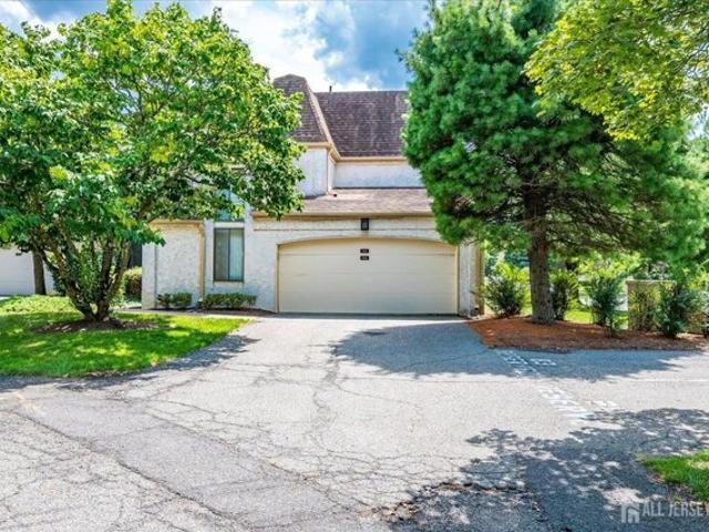 House for sale in Edison