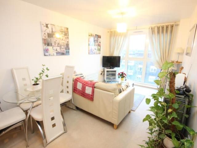 Apartment for rent in Mount Hermon, Woking
