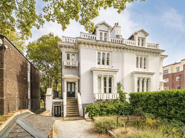 Apartment for rent in Clapham Park, Greater London