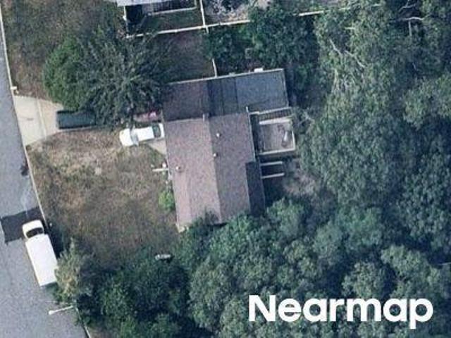 House for sale in Selden