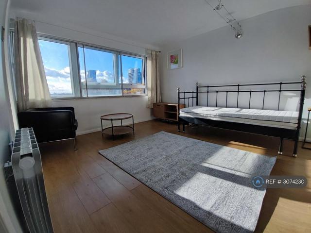 Apartment for rent in Brownswood Park, Greater London