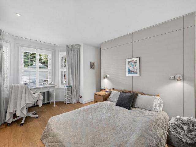 Apartment for rent in London Borough of Richmond upon Thames, Greater London