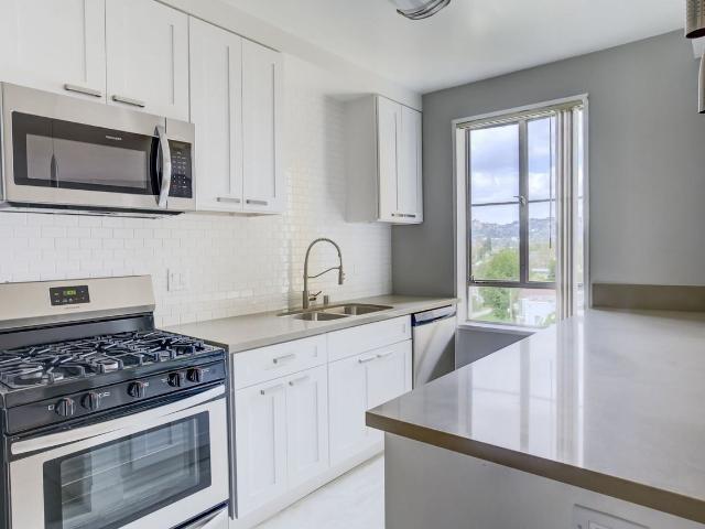 Apartment for rent in Canoga Park, California