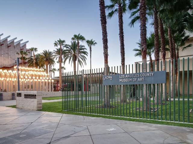 Apartment for rent in Canoga Park, California