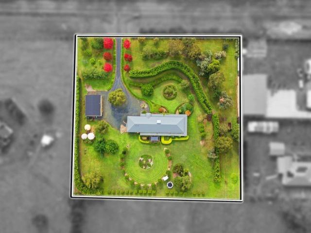 House for sale in Hill End, Victoria
