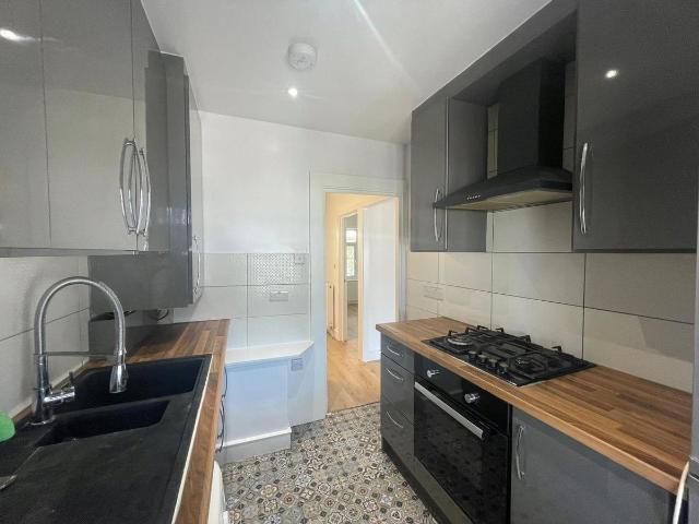 Apartment for rent in Lane, Greater London