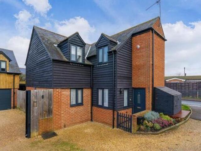 House for sale in Henlow, Bedfordshire