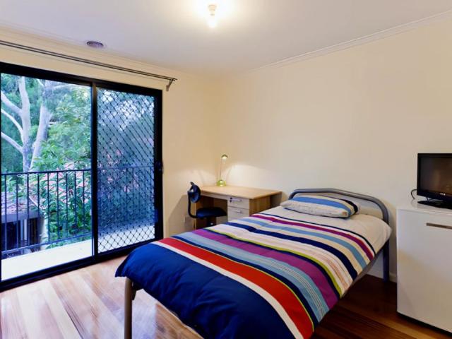 Room for rent in Camerons Creek, Victoria
