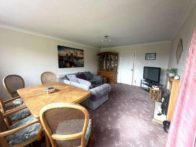 Apartment for rent in Whitefield, Bury