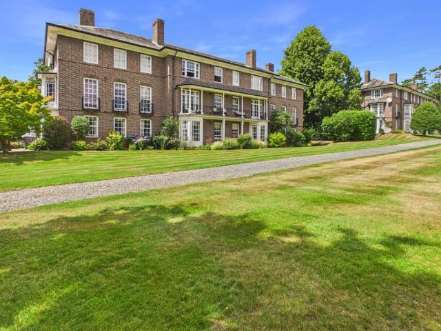 Apartment for rent in Slough
