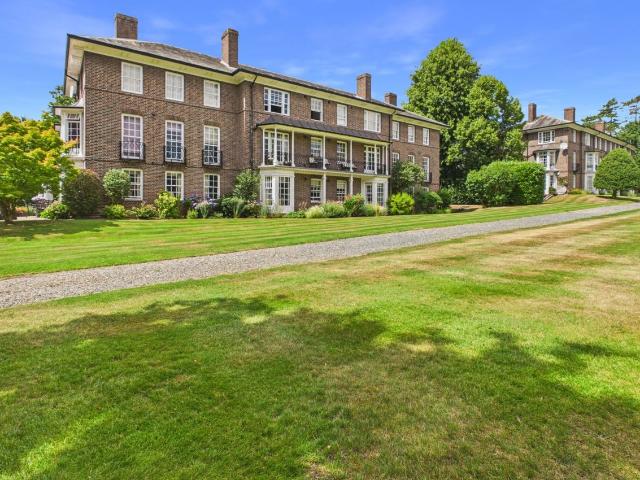 Apartment for rent in Slough