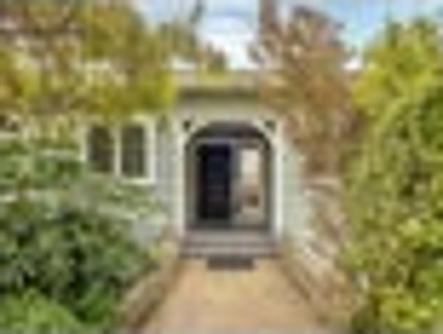 House for sale in Chaslands, Canterbury