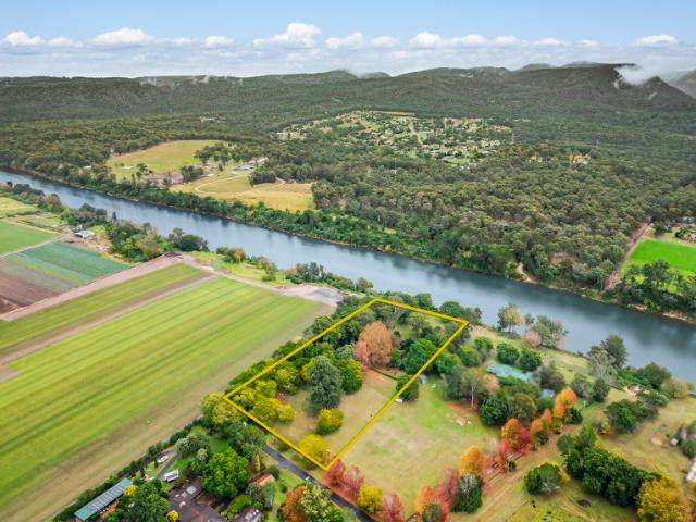 Cottage for sale in Sydney, New South Wales