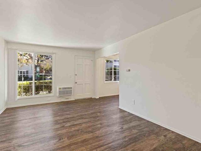 Apartment for rent in Tustin, California