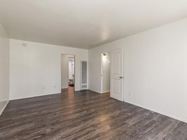 Apartment for rent in Tustin, California