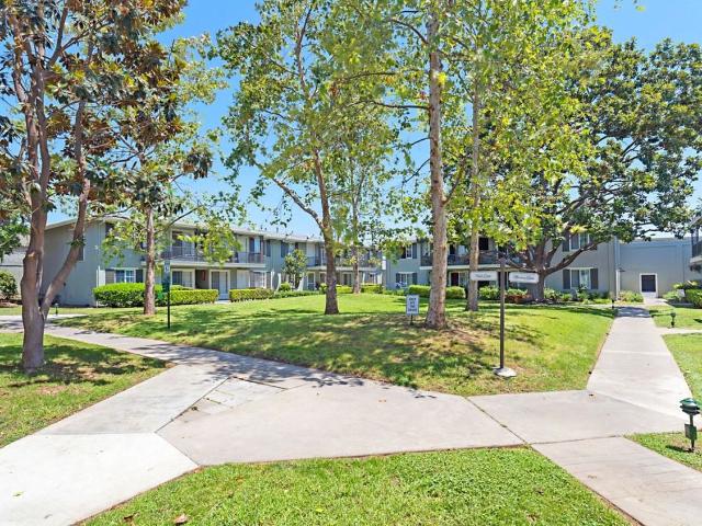 Apartment for rent in Tustin, California